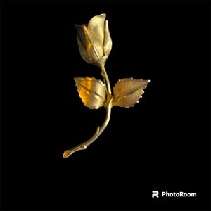 Vintage Giovanni Elegant Gold-Tone Rose with Stem Brooch